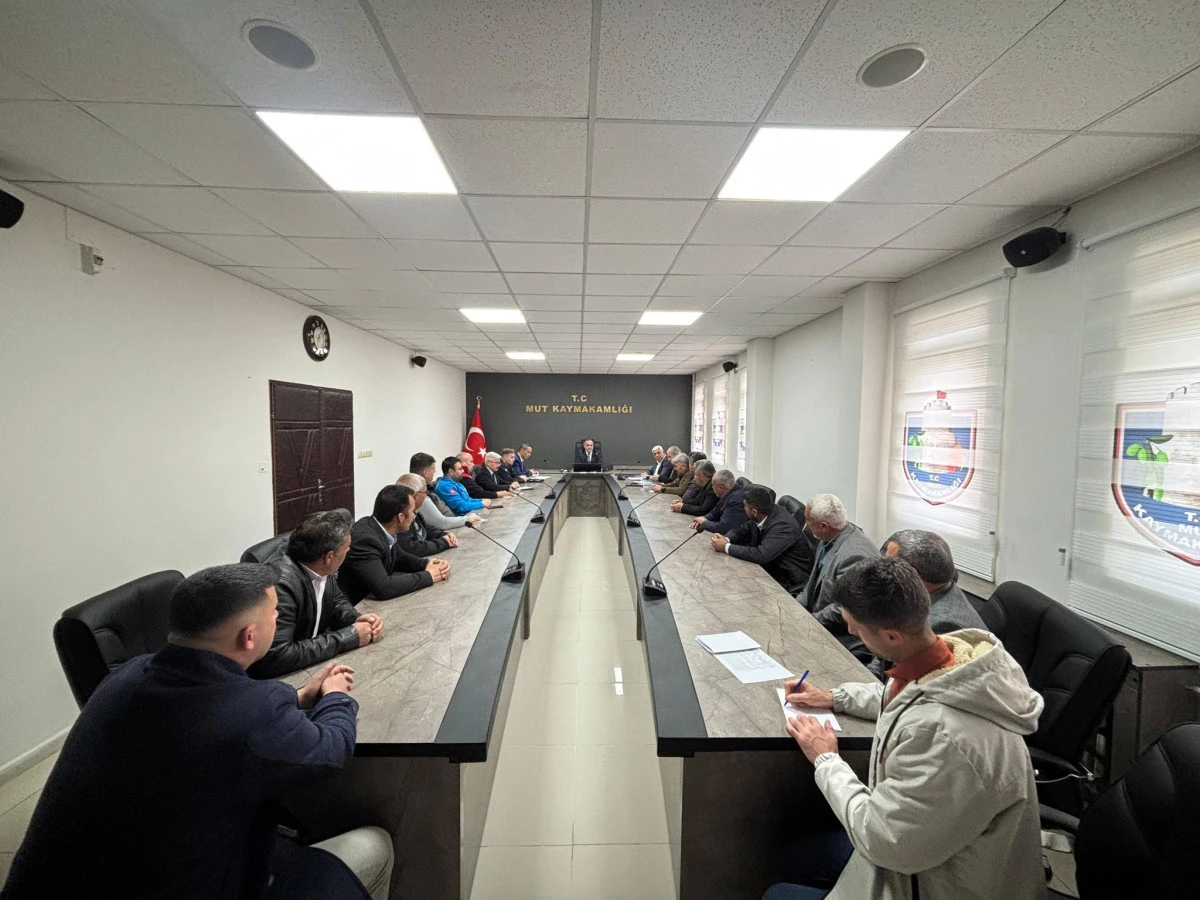 Kaymakam &Ccedil;elikkol Muhtarlarla Bir Araya Geldi