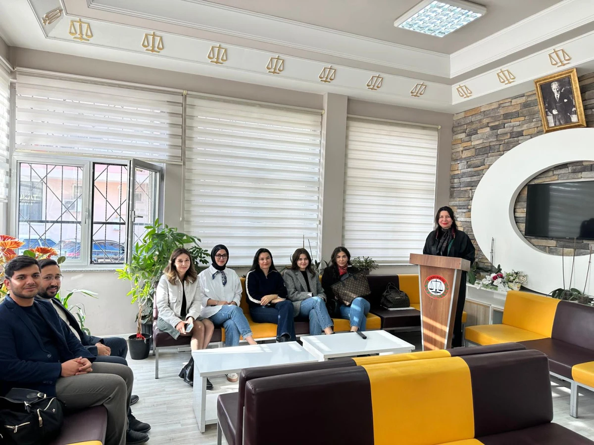 Mersin Barosu Mut Kadın Hakları Komisyonu, 25 Kasım kapsamında basın açıklaması yaptı