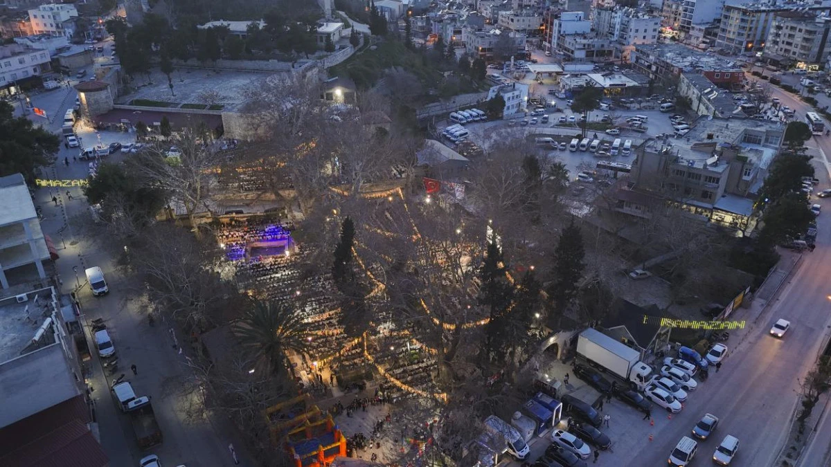 Mersin B&uuml;y&uuml;kşehir Belediyesi Mut&rsquo;ta İftar Programı D&uuml;zenledi