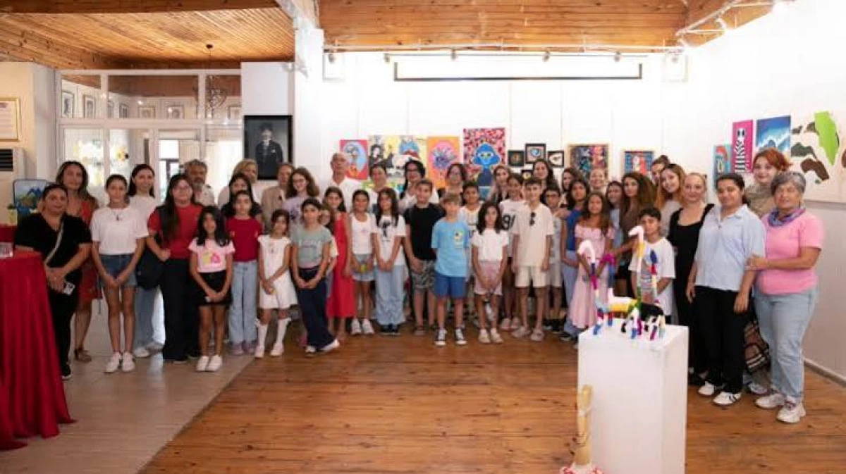  Mersin&rsquo;de &ccedil;ocukların eserleri &ldquo;Minik Ellerden Reng&acirc;renk Hayaller&rdquo; sergisinde