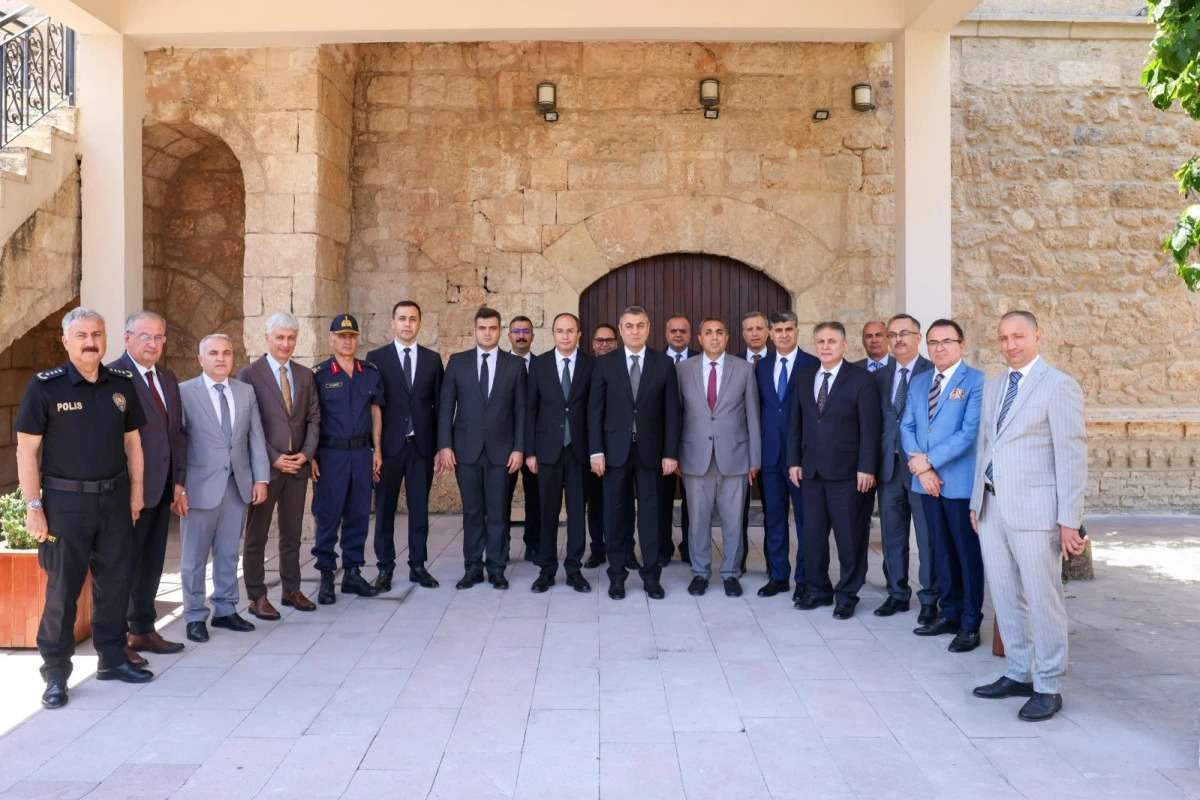 Mersin'de g&ouml;rev yeri değişen kaymakamlar i&ccedil;in veda programı d&uuml;zenlendi