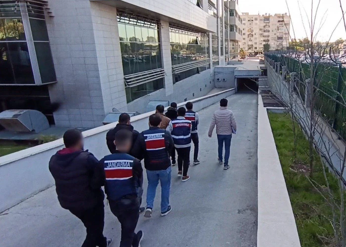 Mersinde jandarmadan ter&ouml;r operasyonu 