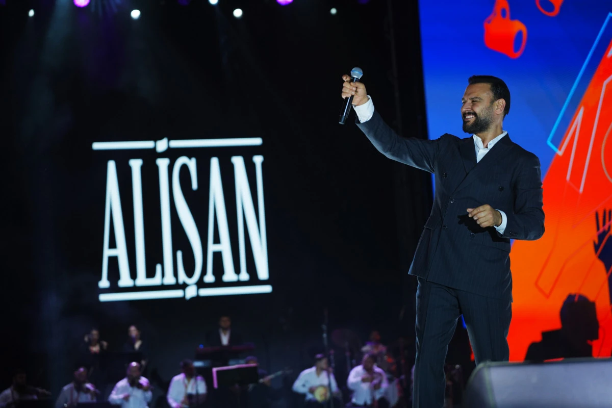 Mersin&rsquo;de K&uuml;lt&uuml;r Yolu Festivali&rsquo;nde Alişan Coşkusu