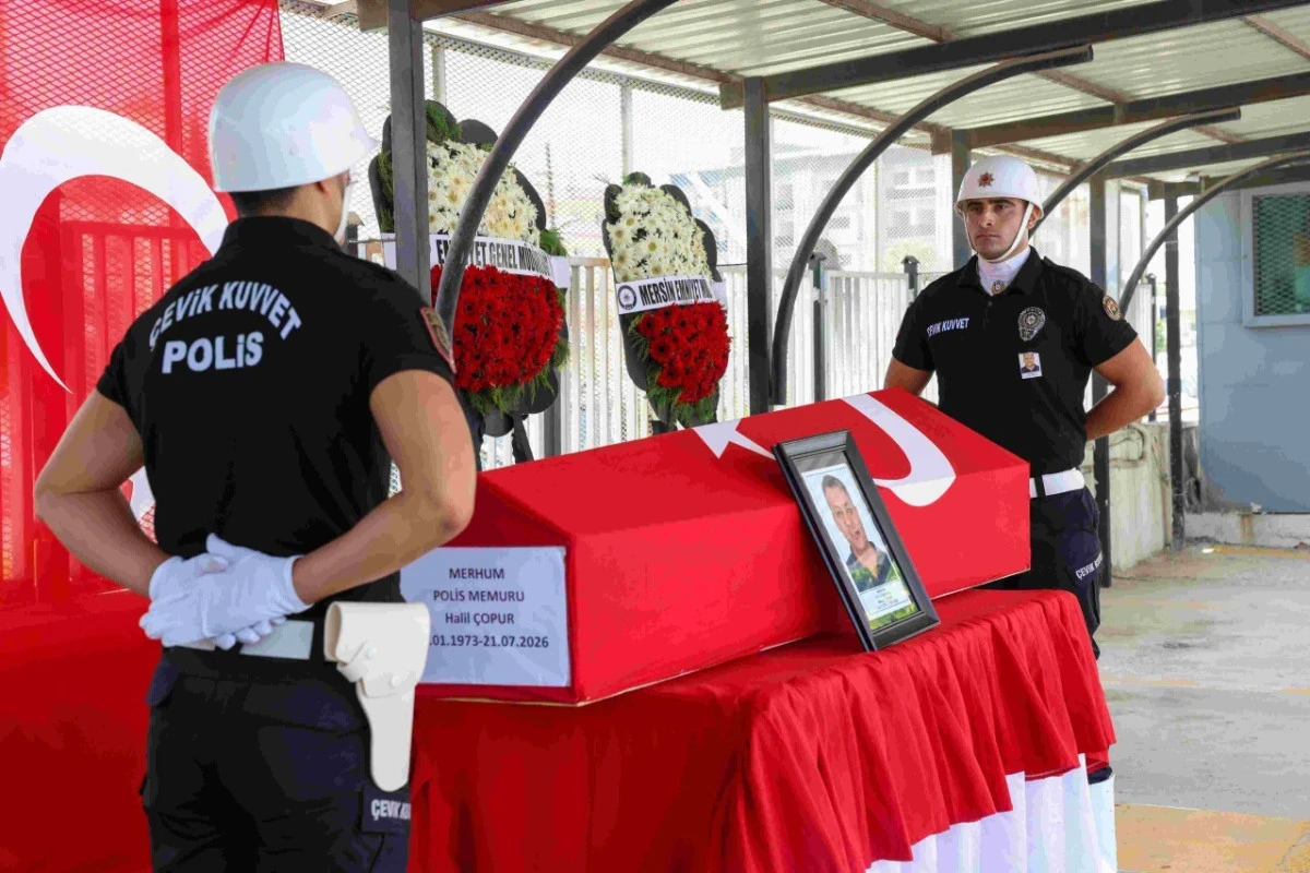 Mersin&rsquo;in Tarsus il&ccedil;esinde hayatını kaybeden polis memuru son yolculuğuna uğurlandı