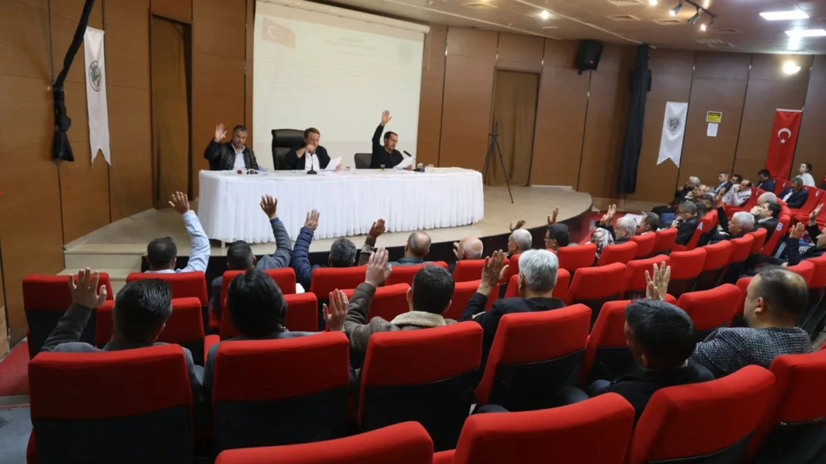 Mut Belediyesi Aralık Ayı Meclis Toplantısı Gerçekleştirildi Belediye Meclisi 2025 yılı Aralık ayı olağan toplantısının ilk birleşimi Başkan Murat Orhan başkanlığında yapıldı.