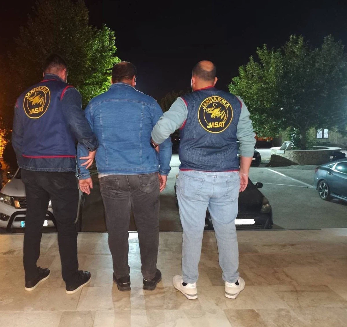 Mut'da jandarma’dan sınavda kopya düzeneğine anında operasyon