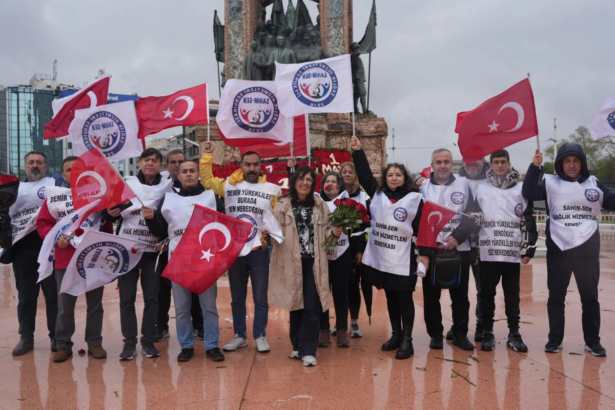 Sağlık ve sosyal hizmet &ccedil;alışanları 1 Mayıs&rsquo;ta taleplerini yineledi
