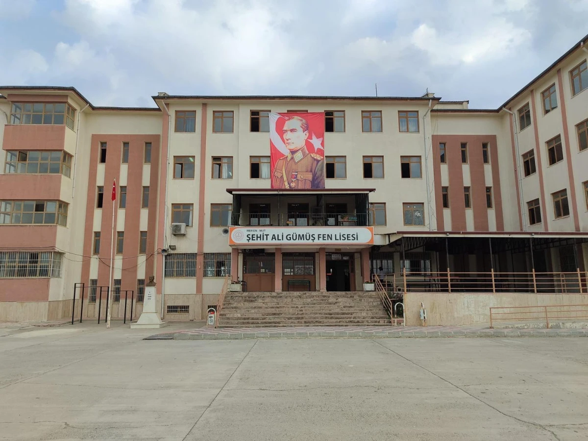 Şehit Ali G&uuml;m&uuml;ş Fen Lisesi, g&uuml;&ccedil;l&uuml; akademik ve sosyal imkanlarıyla &ouml;ğrenci kabul&uuml;ne başladı