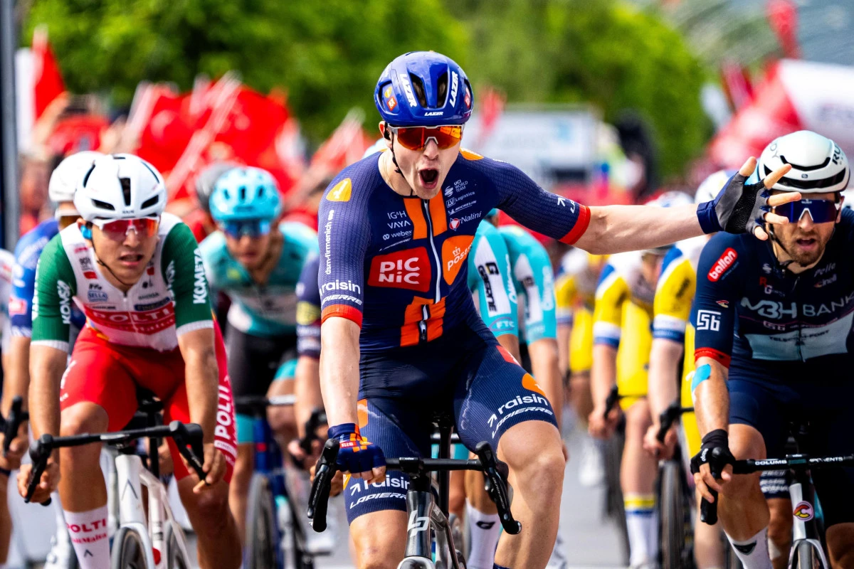 TUR&rsquo;da tarihi etap: Patara&rsquo;dan start, Kemer&rsquo;de finiş