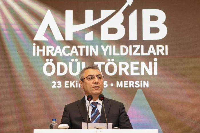 Vali Atilla Toros, ATHİB’in “2024 İhracat Şampiyonları Ödül Töreni” ve “14. Dokuma Kumaş Tasarım Yarışması Finali”ne Katıldı