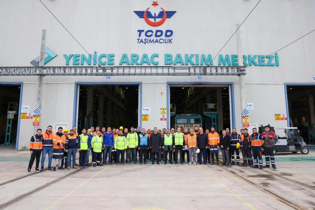 Vali Toros, Tarsus Yenice&rsquo;deki TCDD Lojistik Merkezi&rsquo;nde incelemelerde bulundu