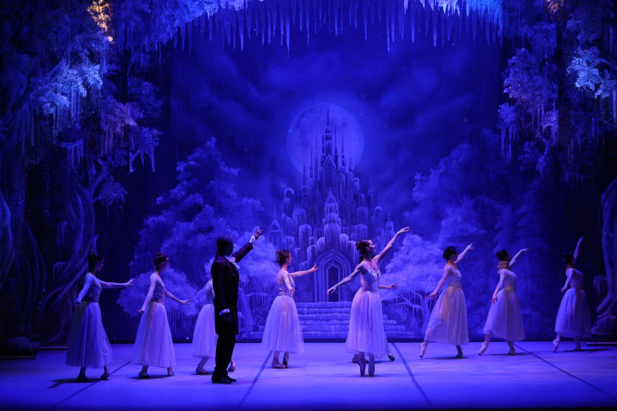 Yılbaşı sezonunun en &ccedil;ok ilgi g&ouml;ren bale eserlerinden &ldquo;Fındıkkıran&rdquo;, Ocak ayında da Mersin Devlet Opera ve Balesi sahnesinde sanatseverlerle buluşacak.